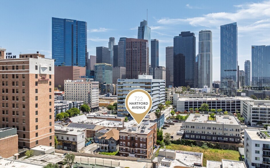 722 Hartford Ave, Los Angeles, CA à vendre - Photo de l’immeuble – Image 2 sur 26