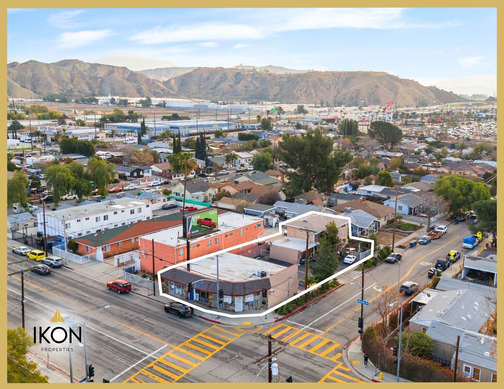 13254 Maclay St, San Fernando, CA à vendre Photo principale– Image 1 sur 10