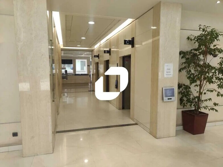 1-9 Place De La Pyramide, Puteaux à vendre - Photo de l’immeuble – Image 3 sur 10