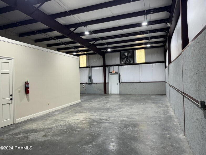 103 Tas St, Scott, LA à louer - Photo de l’immeuble – Image 2 sur 6