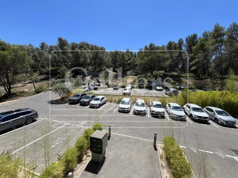 Rue Pierre Berthier, Aix-en-Provence à louer - Photo de l’immeuble – Image 2 sur 8
