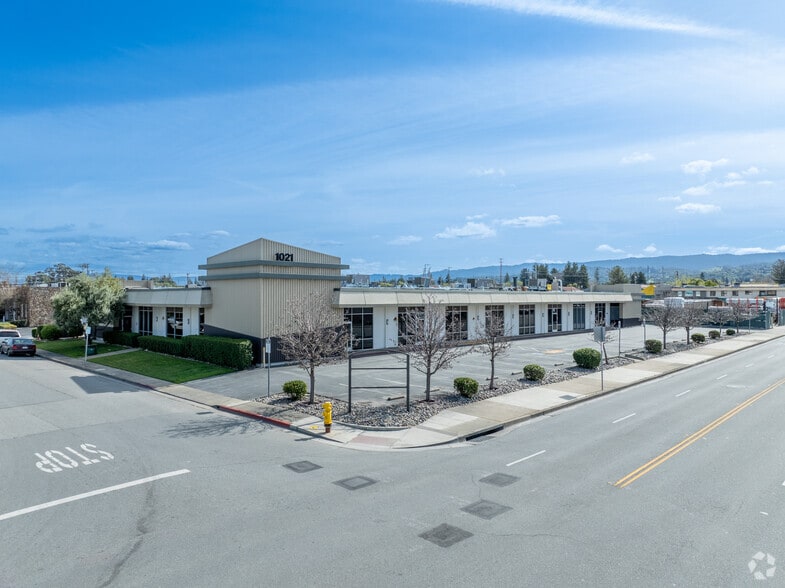 Howard Bayport Center portefeuille de 3 biens à vendre sur LoopNet.fr - Photo principale – Image 1 sur 3