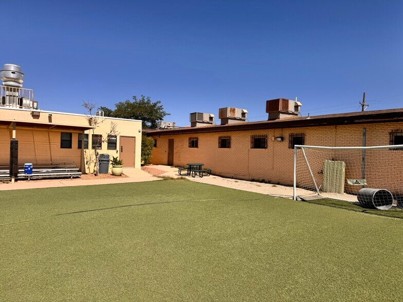 400 Talbot Ave, Canutillo, TX à louer - Photo de l’immeuble – Image 3 sur 25