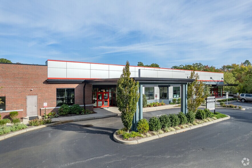 1598 S County Trl, East Greenwich, RI à louer - Photo principale – Image 1 sur 7