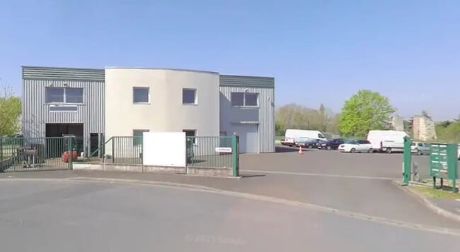 Plus de détails pour Local d’activités à vendre