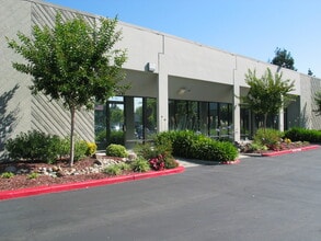 473 Sapena Ct, Santa Clara, CA à louer Photo de l’immeuble– Image 1 sur 1
