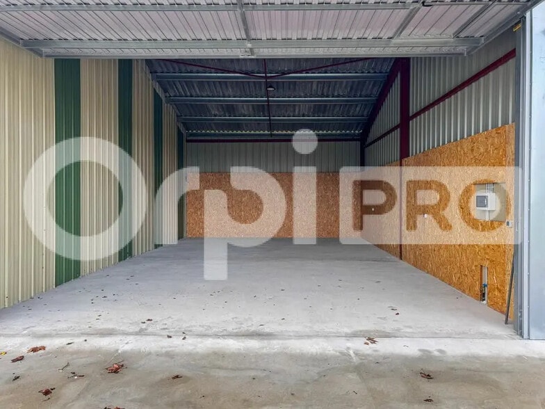 Industriel/Logistique dans Saubrigues à louer - Photo de l’immeuble – Image 1 sur 1