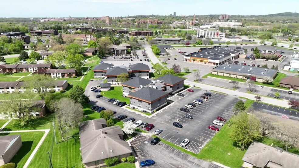 200 White Spruce Blvd, Rochester, NY à vendre - Vidéo sur l’annonce professionnelle – Image 2 sur 9