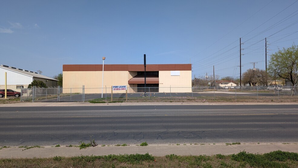 4702 Baldwin Blvd, Corpus Christi, TX à louer - Photo de l’immeuble – Image 1 sur 17