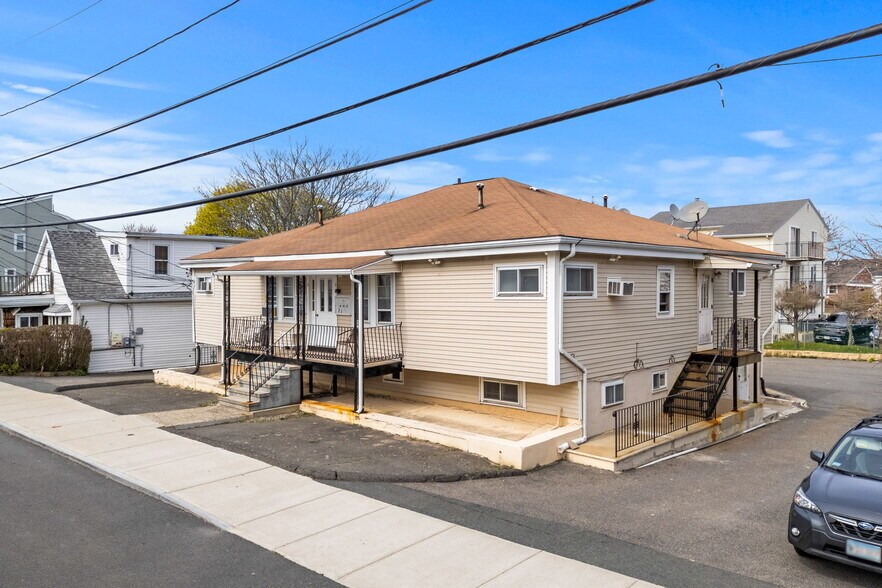 120 Dolphin Ave, Revere, MA à vendre - Photo de l’immeuble – Image 2 sur 15