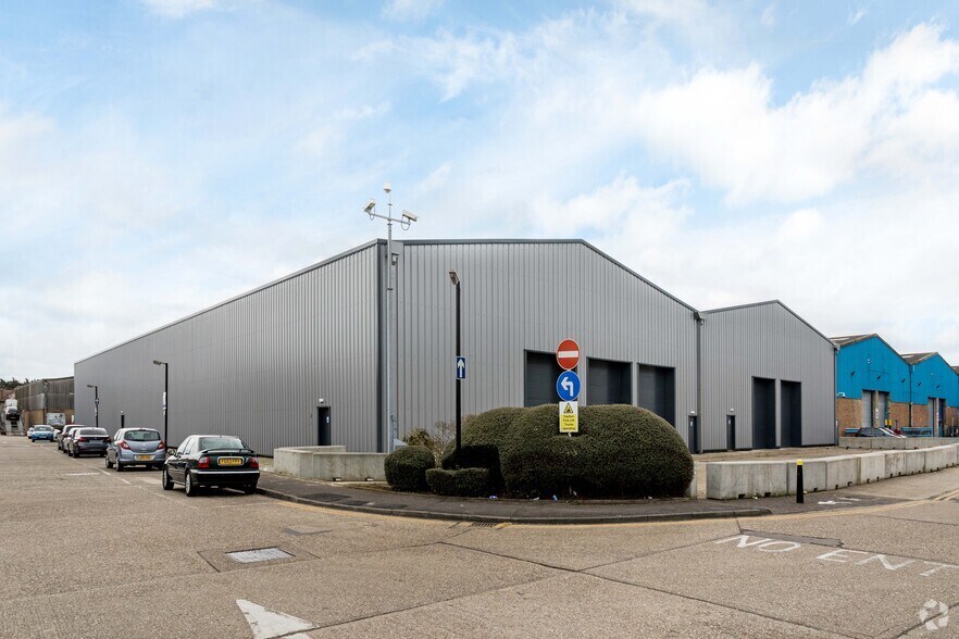 240-242 Lincoln Rd, Enfield à louer - Photo de l’immeuble – Image 3 sur 4