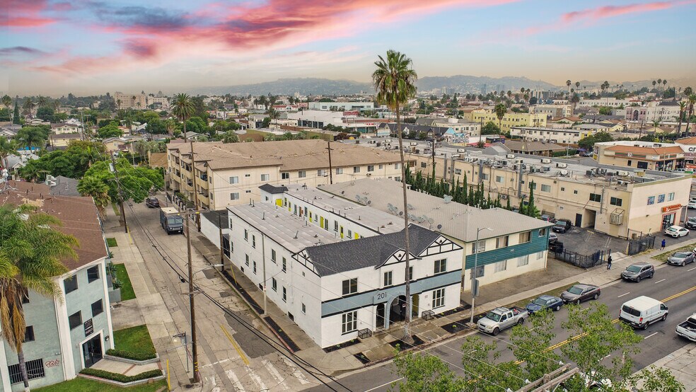 4203 Council st, Los Angeles, CA à vendre - Photo de l’immeuble – Image 2 sur 21