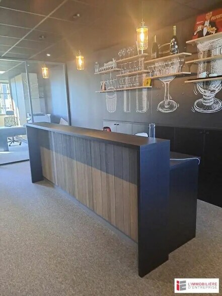 Bureau dans Vitré à vendre - Photo de l’immeuble – Image 3 sur 6