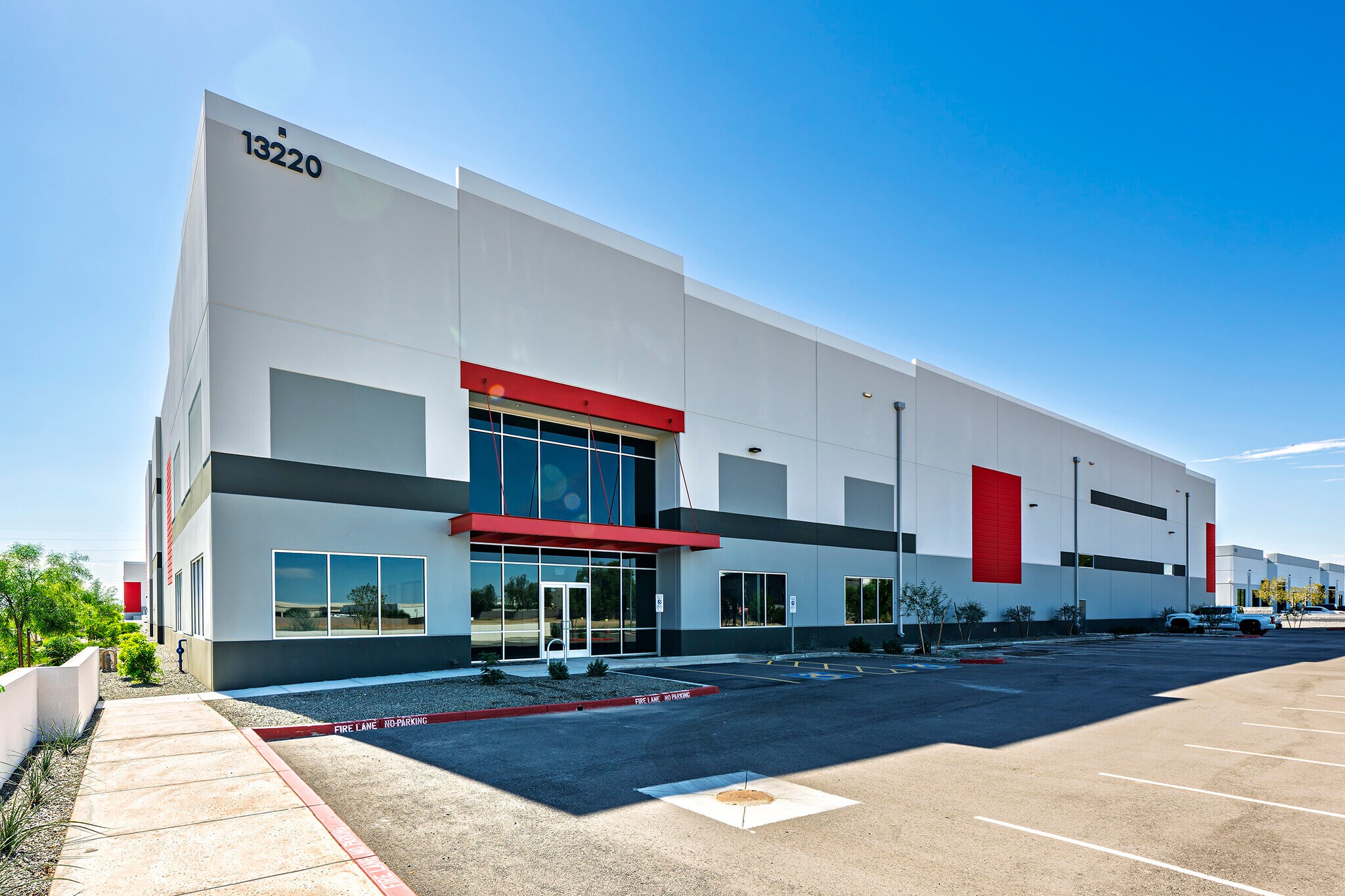 132nd Ave. & Peoria Ave, Surprise, AZ à louer Photo de l’immeuble– Image 1 sur 4