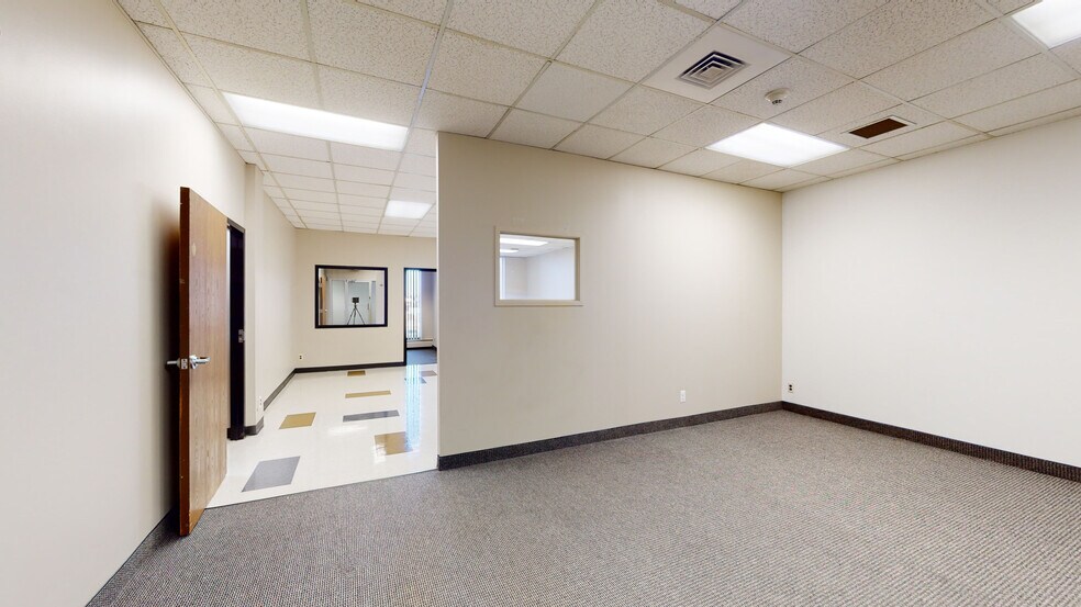 25900 Greenfield Rd, Oak Park, MI à louer - Numérisation 3D Matterport – Image 3 sur 22