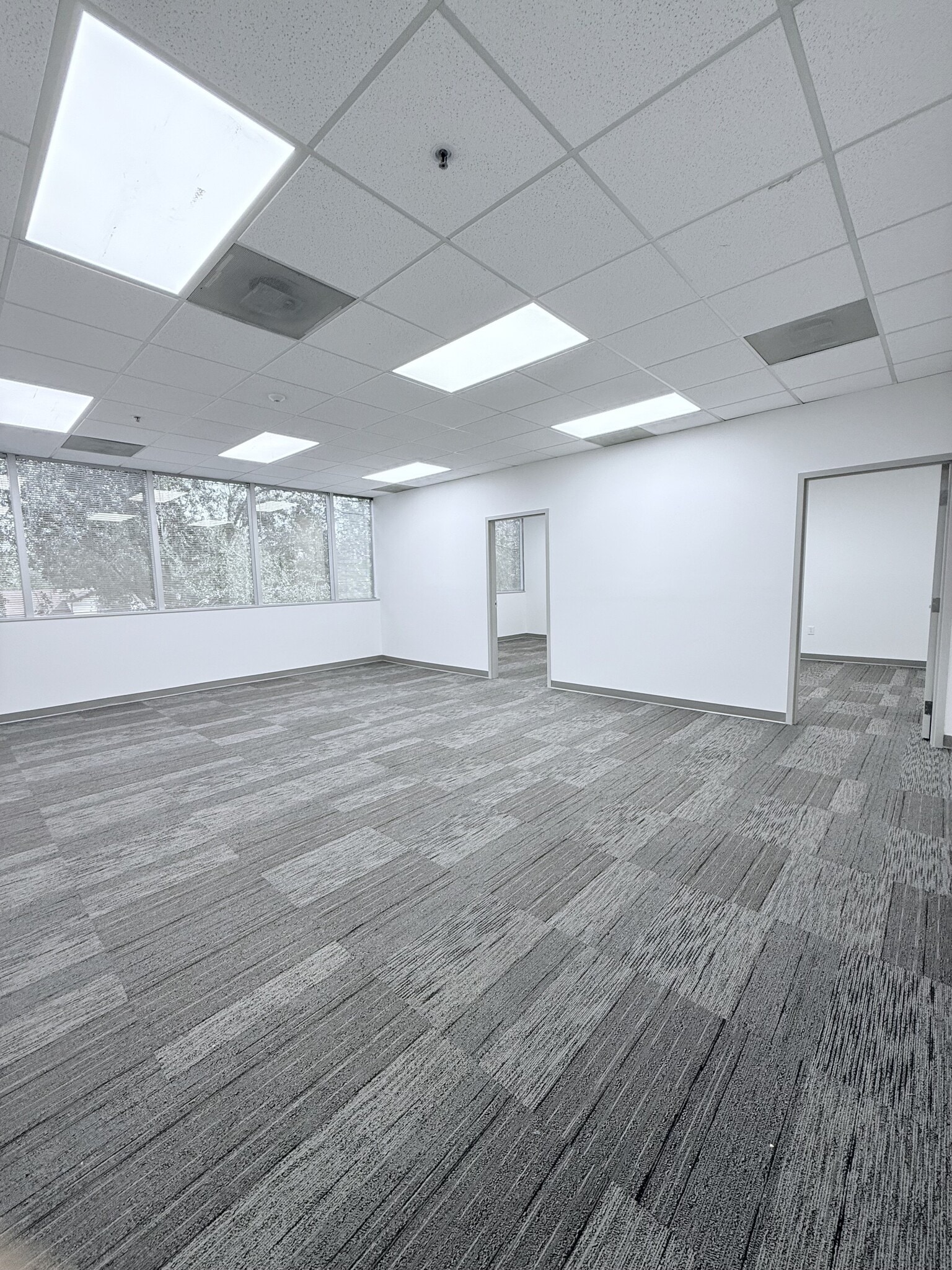 4406 W Linebaugh Ave, Tampa, FL à louer Photo intérieure– Image 1 sur 5