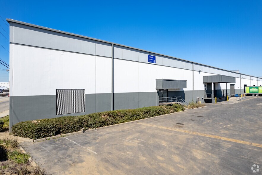 7301-7379 Telegraph Rd, Montebello, CA à louer - Photo principale – Image 1 sur 5