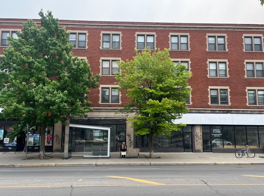 5750-5764 Rue Sherbrooke O, Montréal, QC à louer Photo principale– Image 1 sur 4