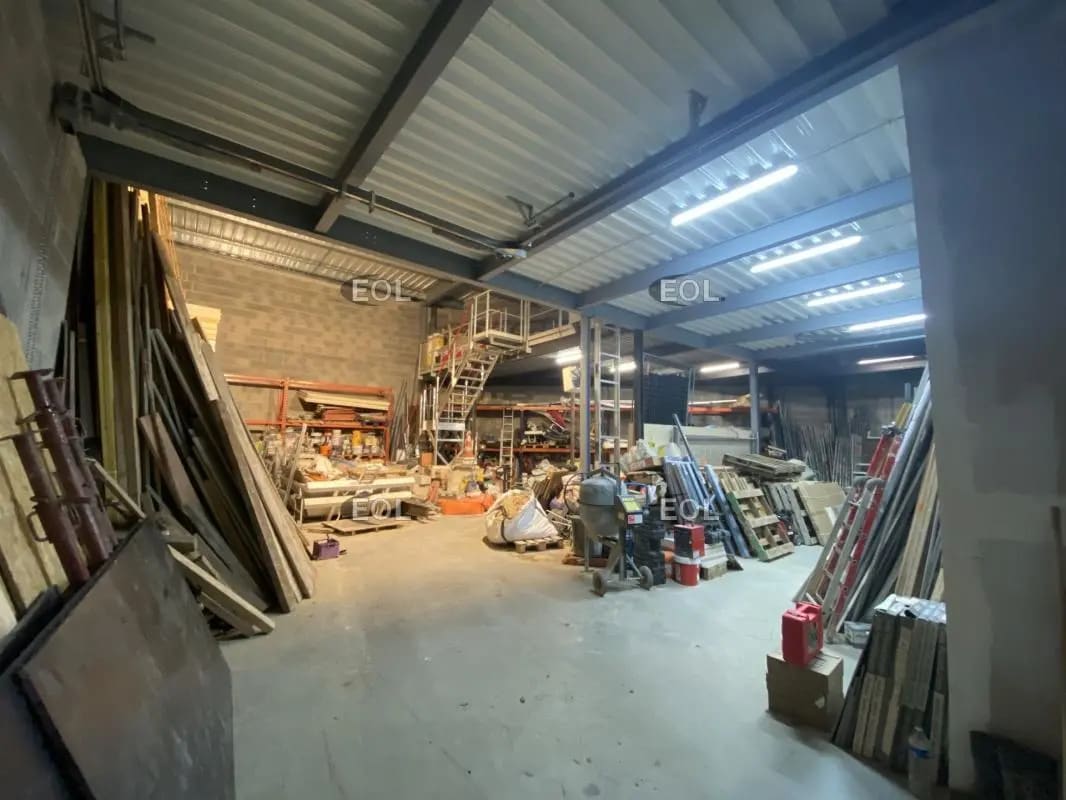 Local d’activités dans Villejust à louer Photo intérieure– Image 1 sur 8