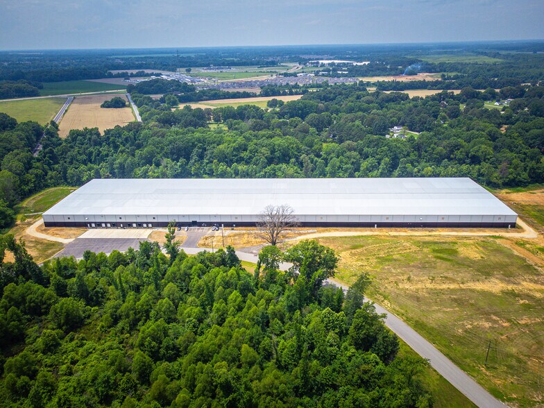 555 Gerdau Dr, Jackson, TN à vendre - Photo de l’immeuble – Image 2 sur 3