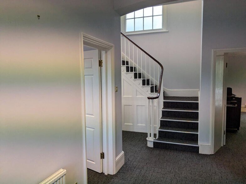 Horsham Rd, Cranleigh à vendre - Photo intérieure – Image 2 sur 15