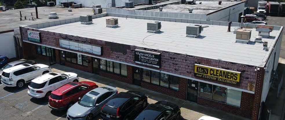 422-426 Great East Neck Rd, West Babylon, NY à louer - Photo de l’immeuble – Image 2 sur 17