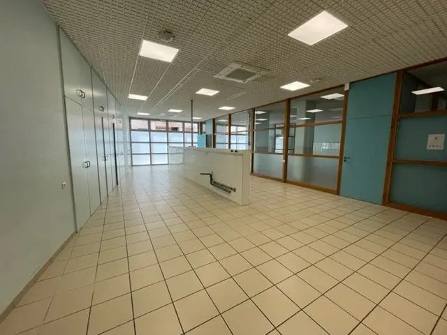 Bureau dans Chalon-sur-Saône à louer - Photo de l’immeuble – Image 3 sur 9