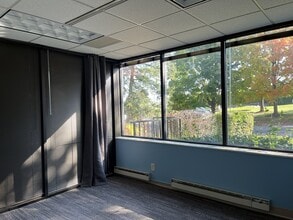 2727 N Grandview Blvd, Waukesha, WI à louer Photo intérieure– Image 2 sur 4