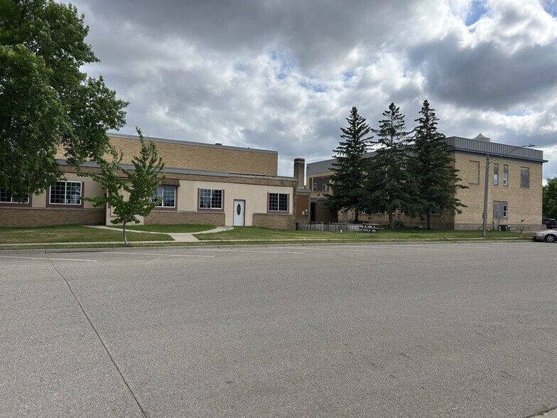 117 3rd St E, Park Rapids, MN à vendre - Photo de l’immeuble – Image 2 sur 29