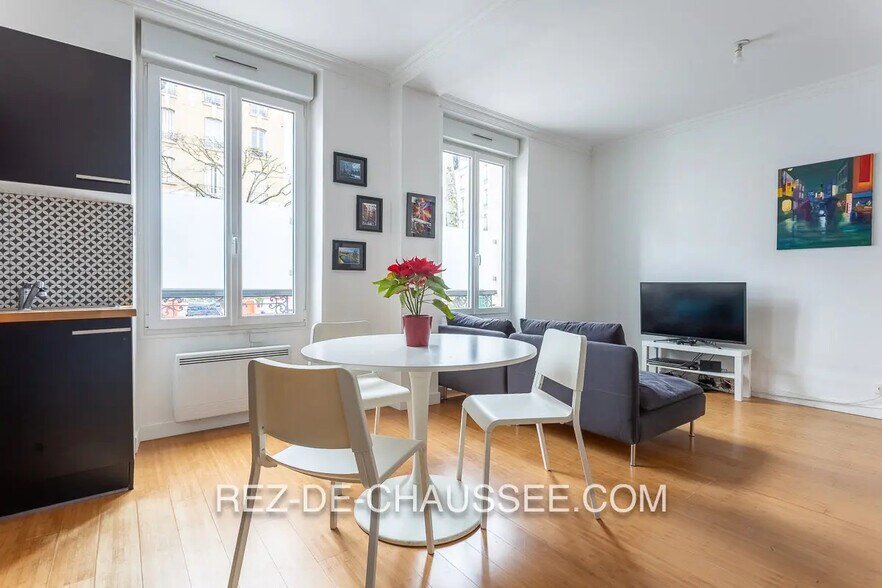 Bureau dans Charenton-le-Pont à vendre - Photo de l’immeuble – Image 1 sur 14
