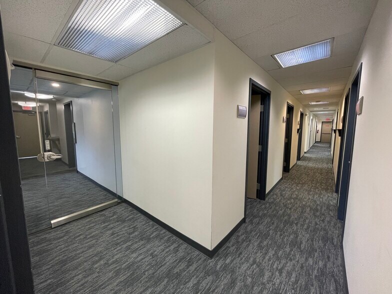 400 N Washington St, Falls Church, VA à louer - Photo de l’immeuble – Image 3 sur 13