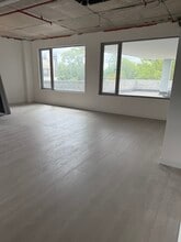 150-23 Barclay Ave, Flushing, NY à louer Photo intérieure– Image 2 sur 5