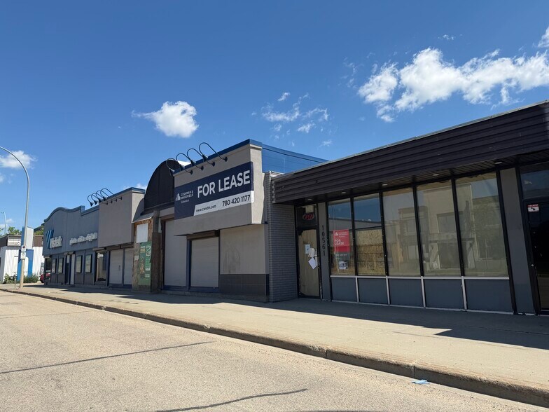10567 109 St NW, Edmonton, AB à louer - Photo de l’immeuble – Image 2 sur 6