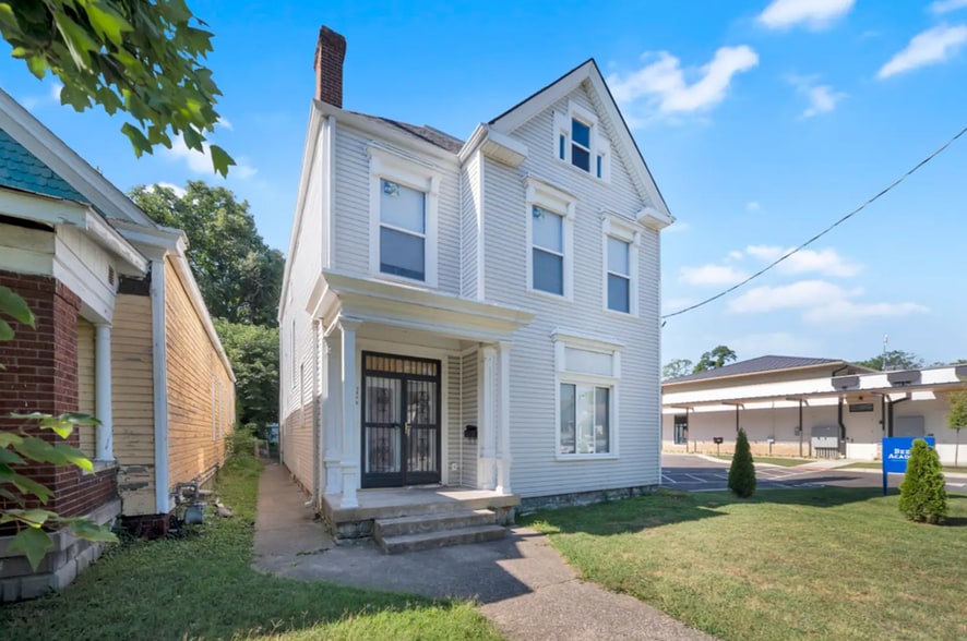 3016 River Park Dr, Louisville, KY à vendre - Photo principale – Image 1 sur 20