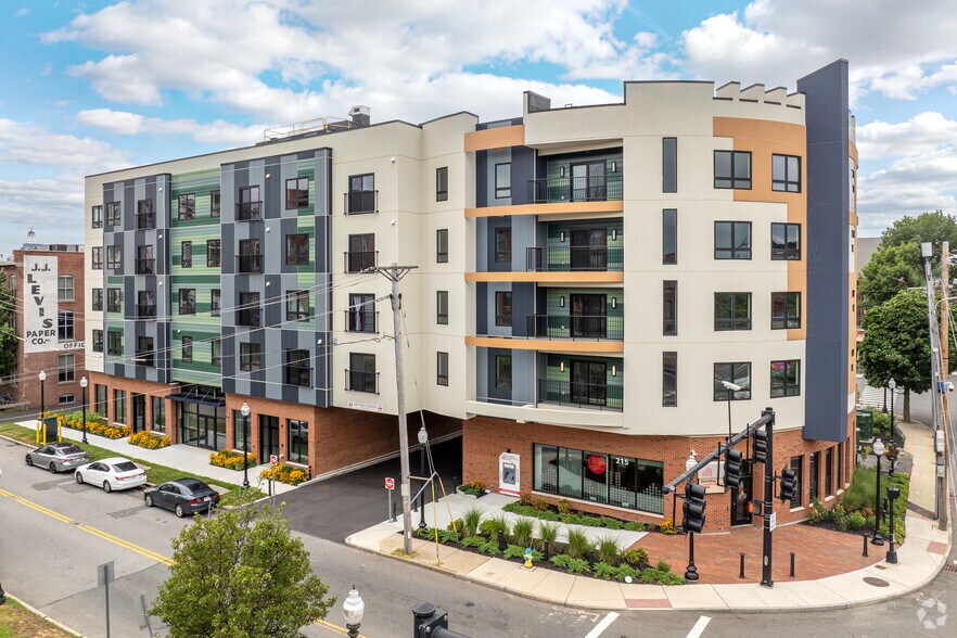 215 Canal St, Lawrence, MA à louer - Photo de l’immeuble – Image 2 sur 12