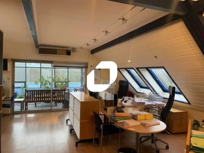Plus de détails pour 68 Rue De La Croix De L'Orme, Morainvilliers - Bureau à vendre