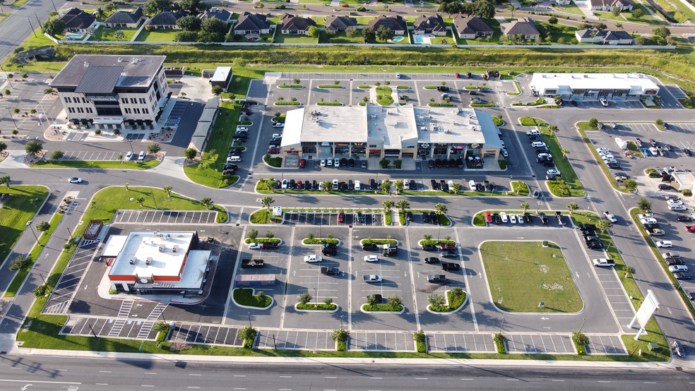 6710 W Expressway 83, Harlingen, TX à louer - Photo de l’immeuble – Image 3 sur 8