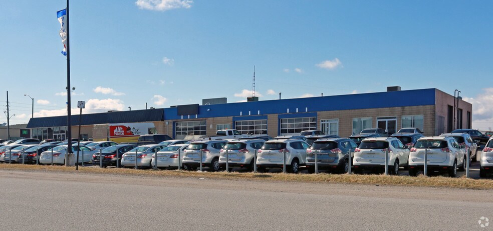 945 Woodlawn Rd, Guelph, ON à louer - Photo de l’immeuble – Image 2 sur 3