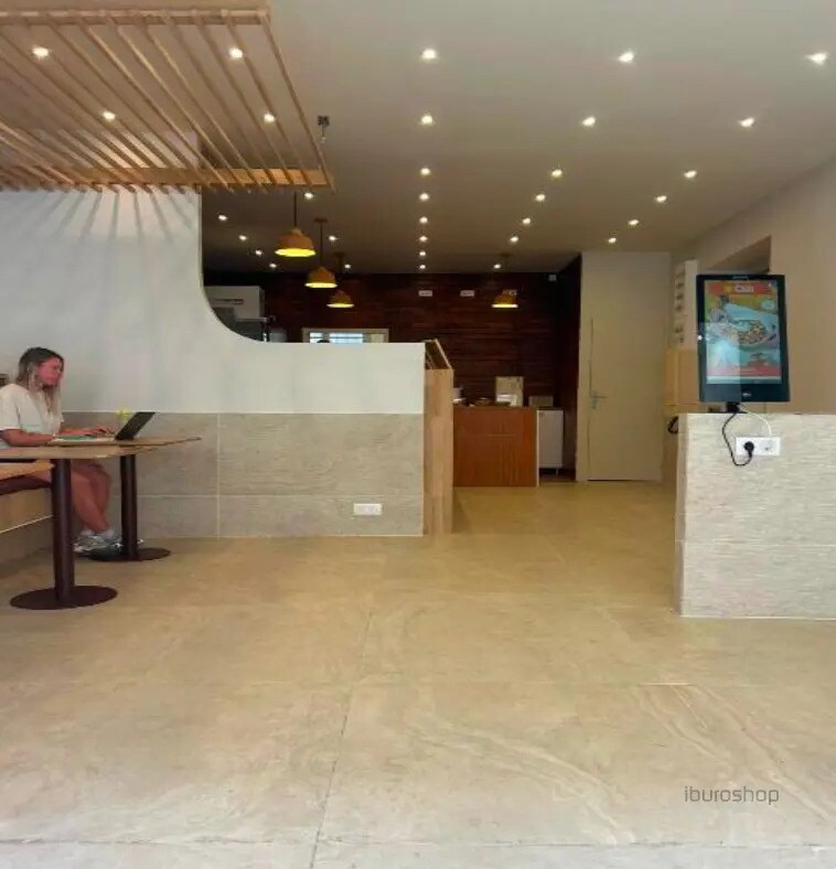 Local commercial dans Paris à louer Photo de l’immeuble– Image 1 sur 5