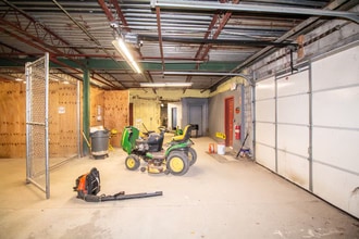 21-69 S Main St, Leicester, MA à louer Photo intérieure– Image 1 sur 4