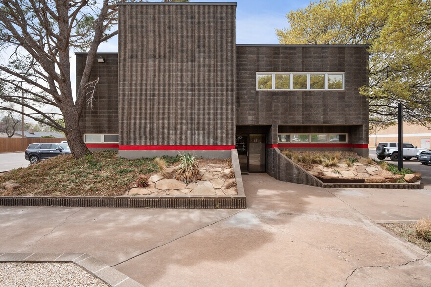 2529 74th St, Lubbock, TX à louer - Photo de l’immeuble – Image 1 sur 31