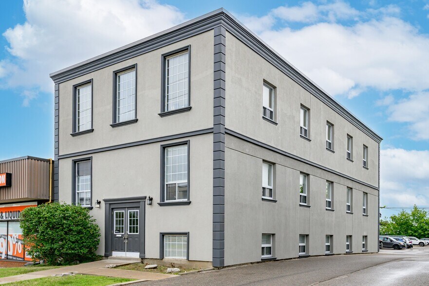 337 King St W, Oshawa, ON à louer - Photo de l’immeuble – Image 1 sur 5