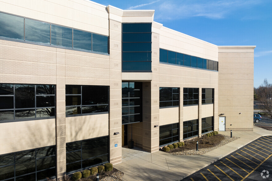 16 Executive Dr, Fairview Heights, IL à louer - Photo de l’immeuble – Image 3 sur 4