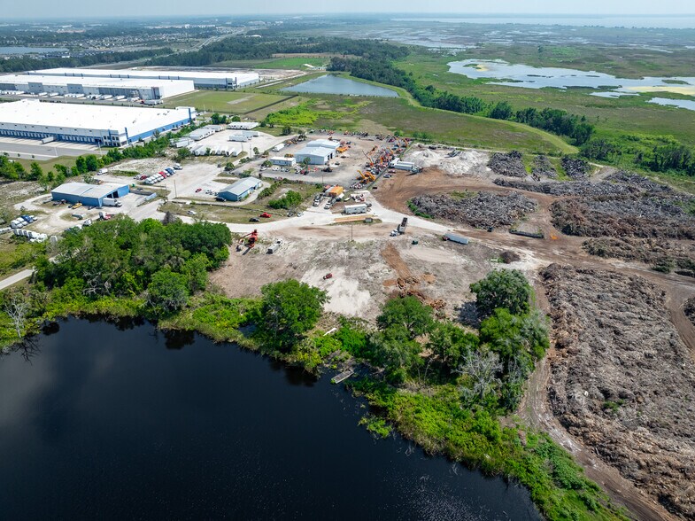 136 Hermit Smith Rd, Apopka, FL à louer - Photo de l’immeuble – Image 2 sur 16