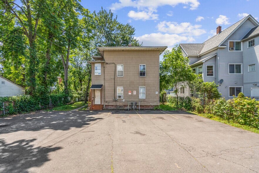 240-242 Washington St, New Britain, CT à vendre - Photo de l’immeuble – Image 2 sur 31