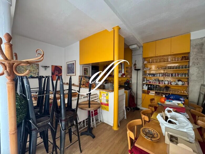 Local commercial dans Paris à louer - Photo de l’immeuble – Image 2 sur 3