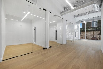 300 Kent Ave, Brooklyn, NY à louer Photo intérieure– Image 1 sur 9