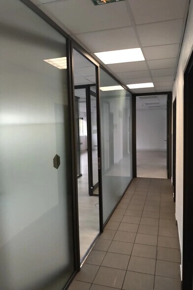 17-25 Rue Du Bois Moussay, Stains à vendre - Photo de l’immeuble – Image 3 sur 9