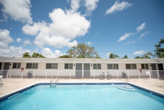 Plus de détails pour 231 SW 15th St, Pompano Beach, FL - Logement à vendre