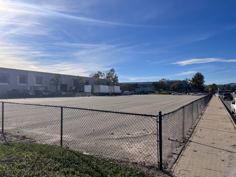 370 Lambert St, Oxnard, CA à vendre - Photo de l’immeuble – Image 2 sur 4